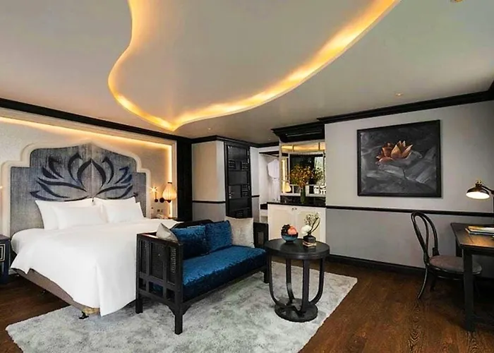  Lotus Elegance Cruise Hạ Long