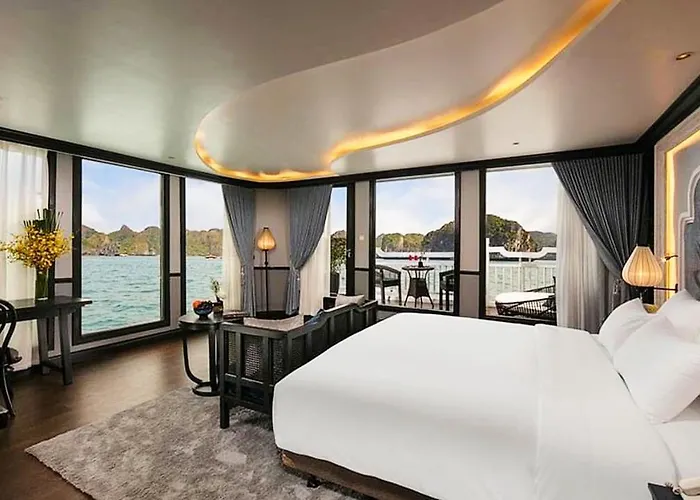 Lotus Elegance Cruise 5* Hạ Long