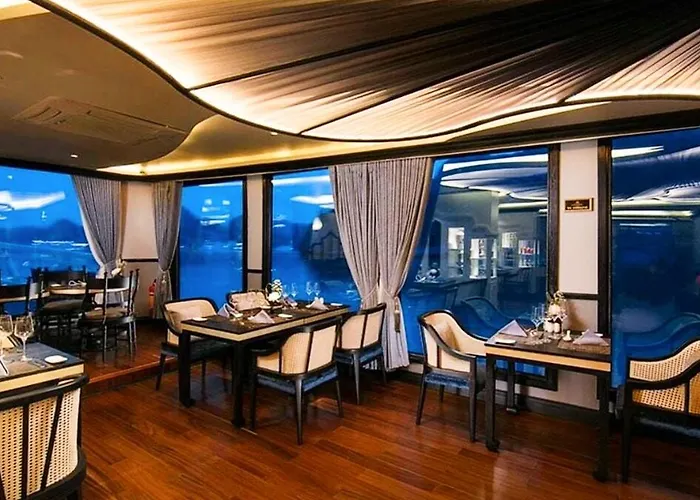 Lotus Elegance Cruise  Hạ Long