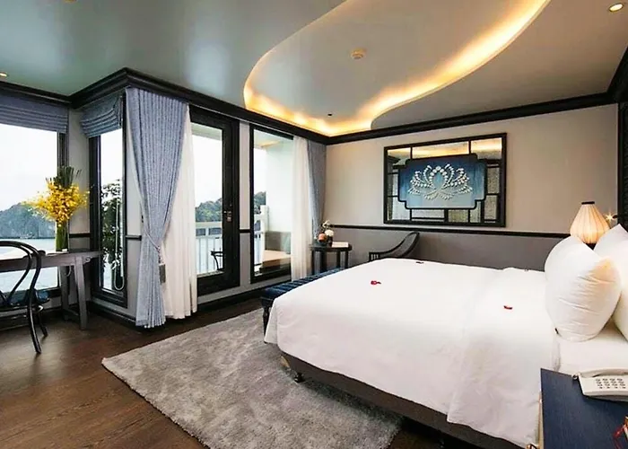Lotus Elegance Cruise 5* Hạ Long