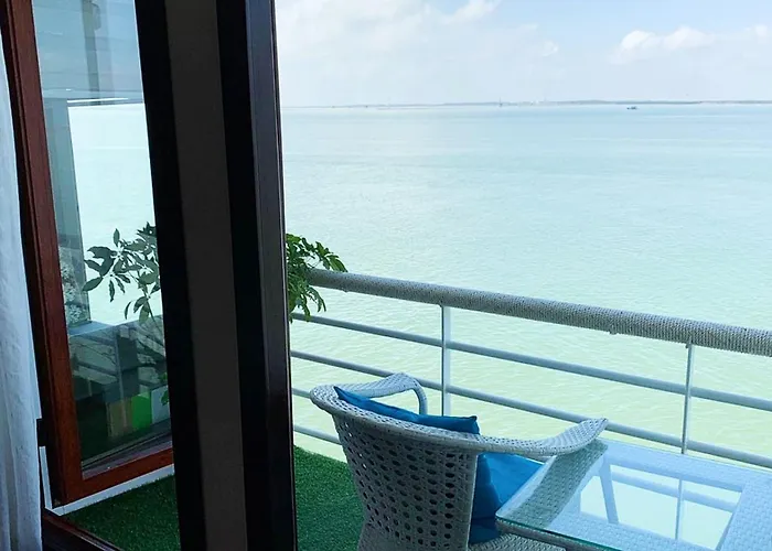 Lotus Elegance Cruise  Hạ Long