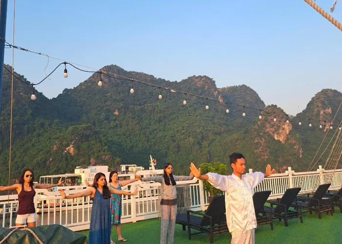 Lotus Elegance Cruise  Hạ Long