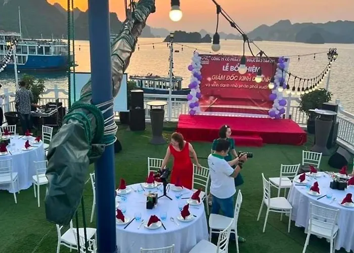 Lotus Elegance Cruise  Hạ Long