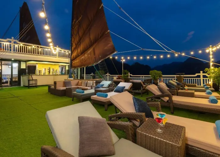 Lotus Elegance Cruise 5* Hạ Long