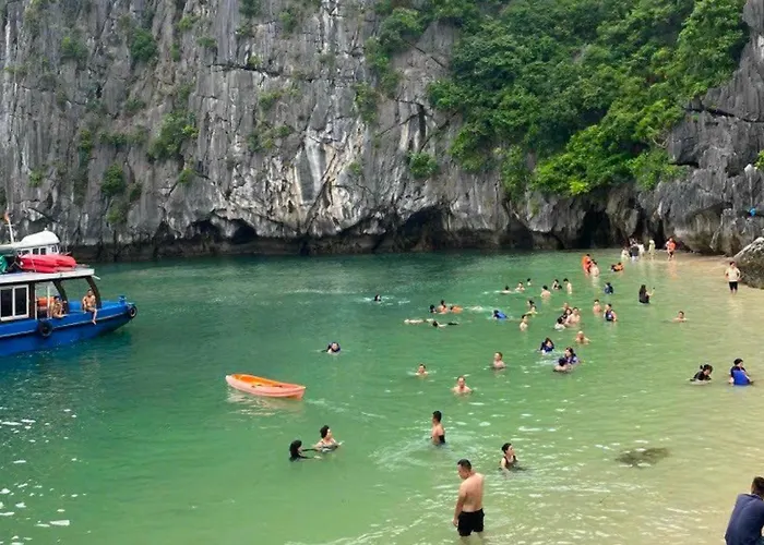 Lotus Elegance Cruise  Hạ Long